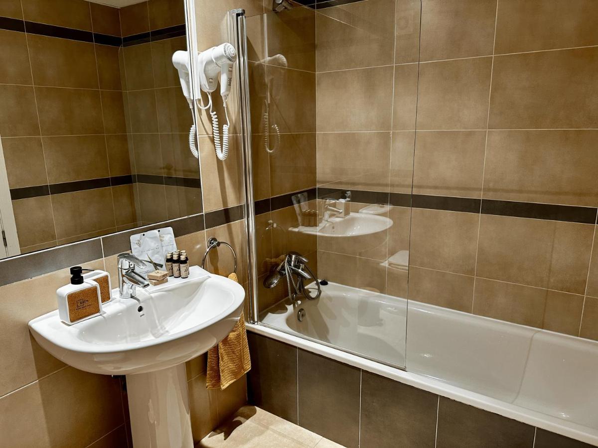 קלפה Esmeralda Suites מראה חיצוני תמונה